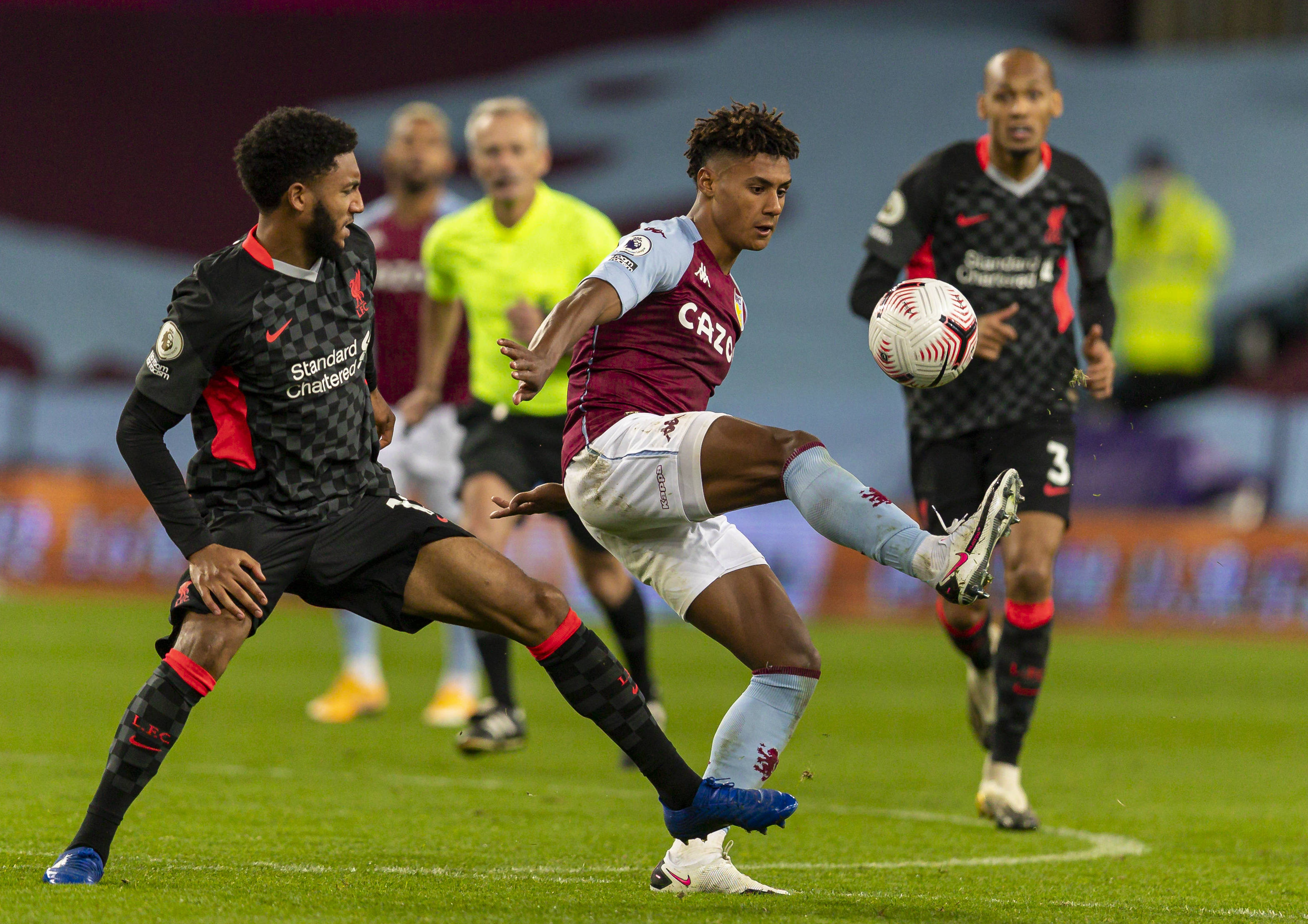 激烈的足球 激烈的足球