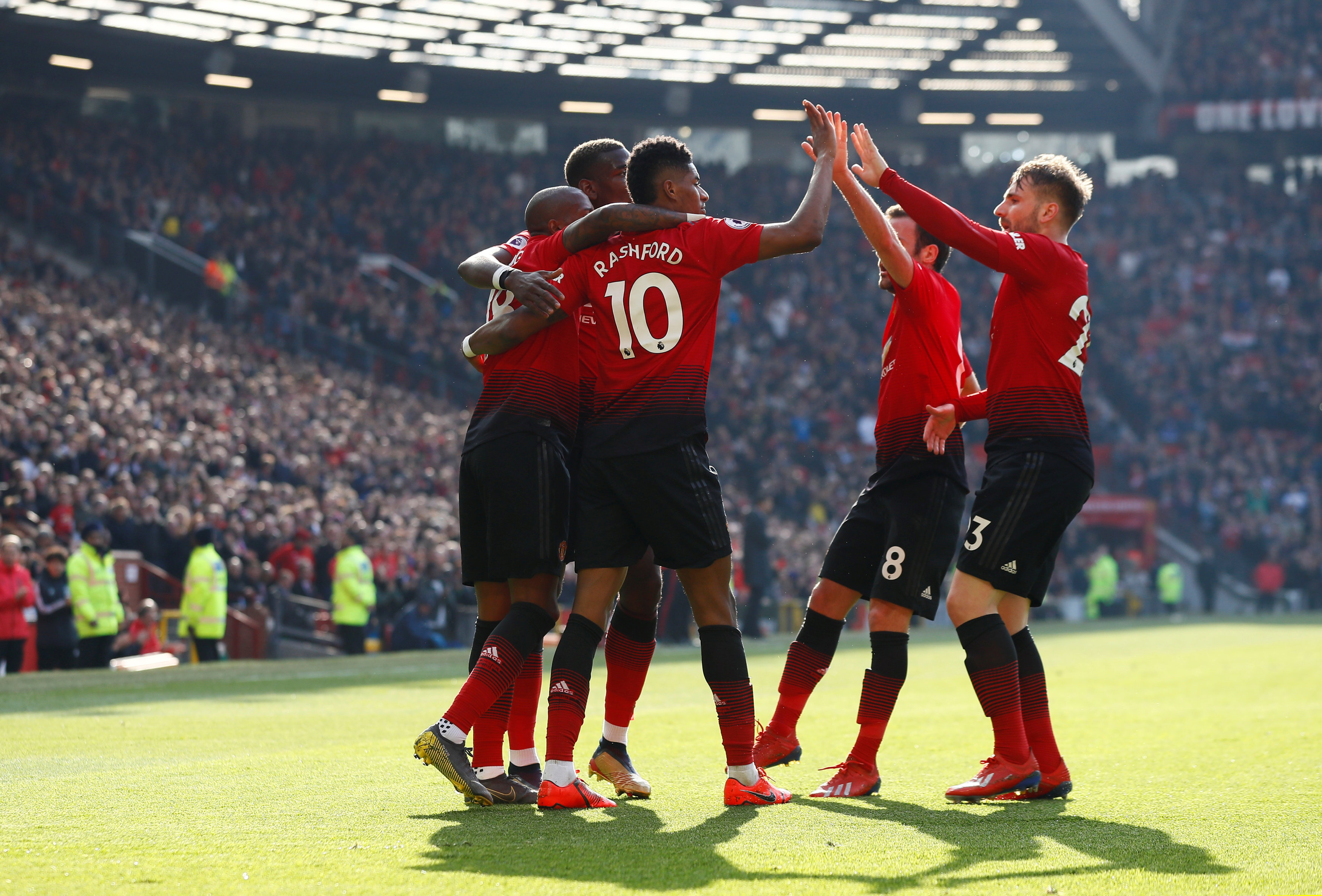 用摆渡车 用摆渡车